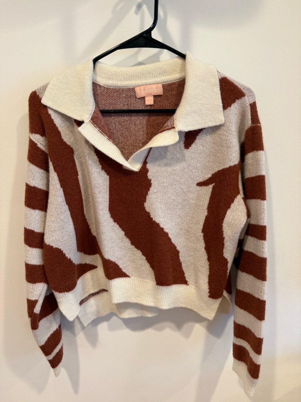Collared V-Neck Sweater in Cream & Brown Zebra Pattern